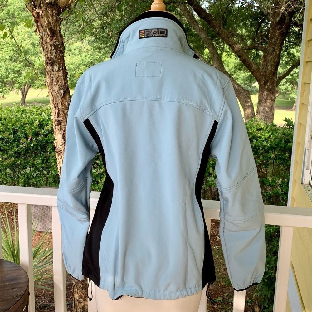 Peak Performance R & D Soft Shell Jacket. Large - Picture 5 of 10